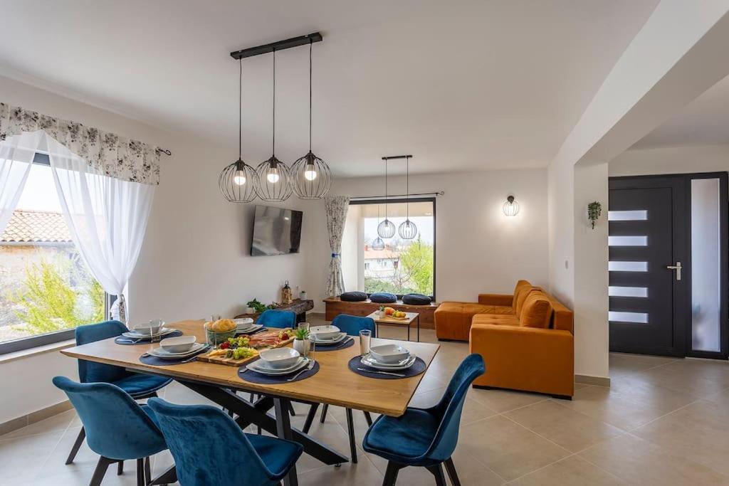 House With Pool Poli Stare Nuoni Villa Zminj Ngoại thất bức ảnh