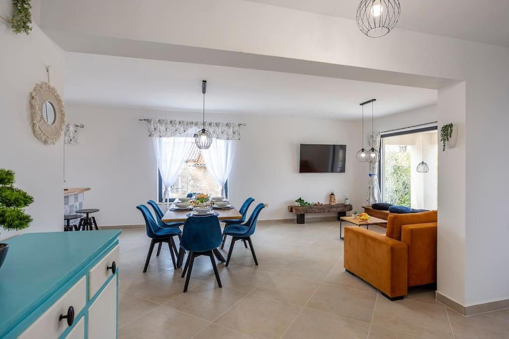 House With Pool Poli Stare Nuoni Villa Zminj Ngoại thất bức ảnh