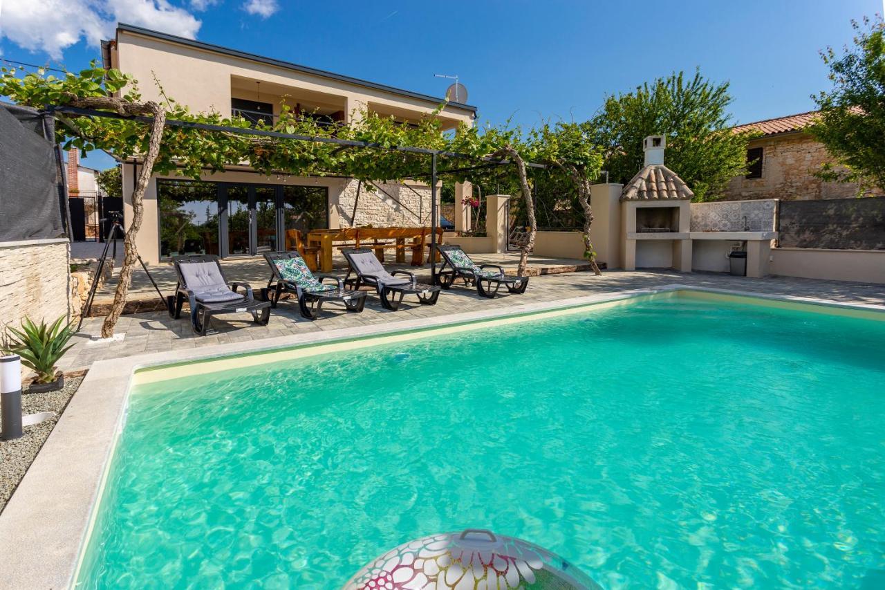 House With Pool Poli Stare Nuoni Villa Zminj Ngoại thất bức ảnh